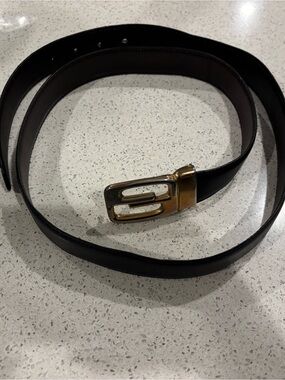 Gucci Black Leather Men's Belt with Gold Buckle